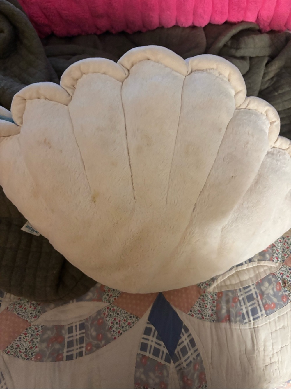 Jellycat Retired Large Chloe Clam